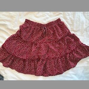 NWT! High waisted flowy skirt, size medium